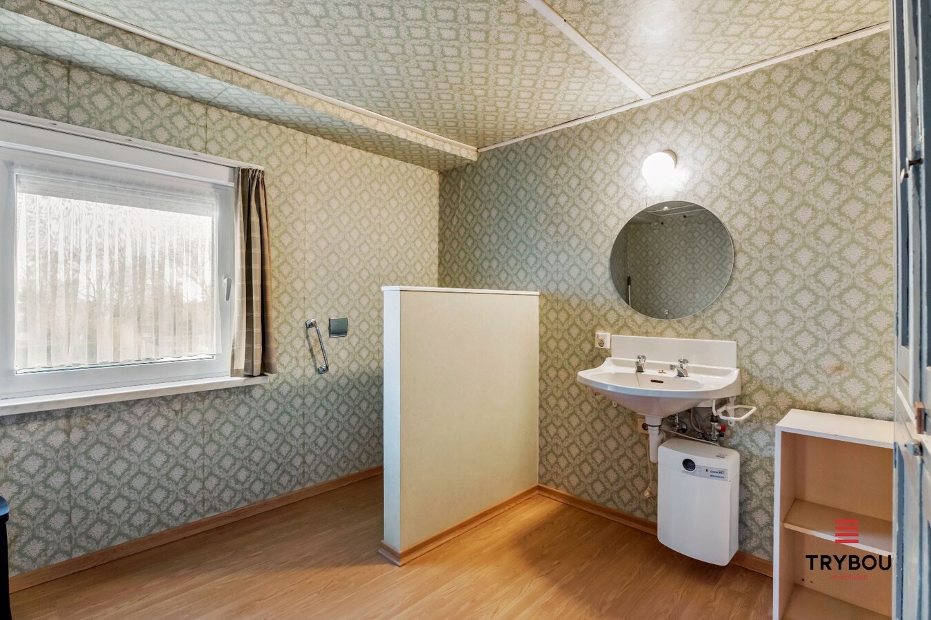 Zeer ruime gezinswoning in het centrum van Merkem 