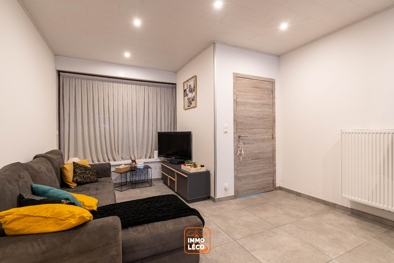 Splendide maison rénovée avec 2/3 chambres et extérieur avec accès à l'arrière 