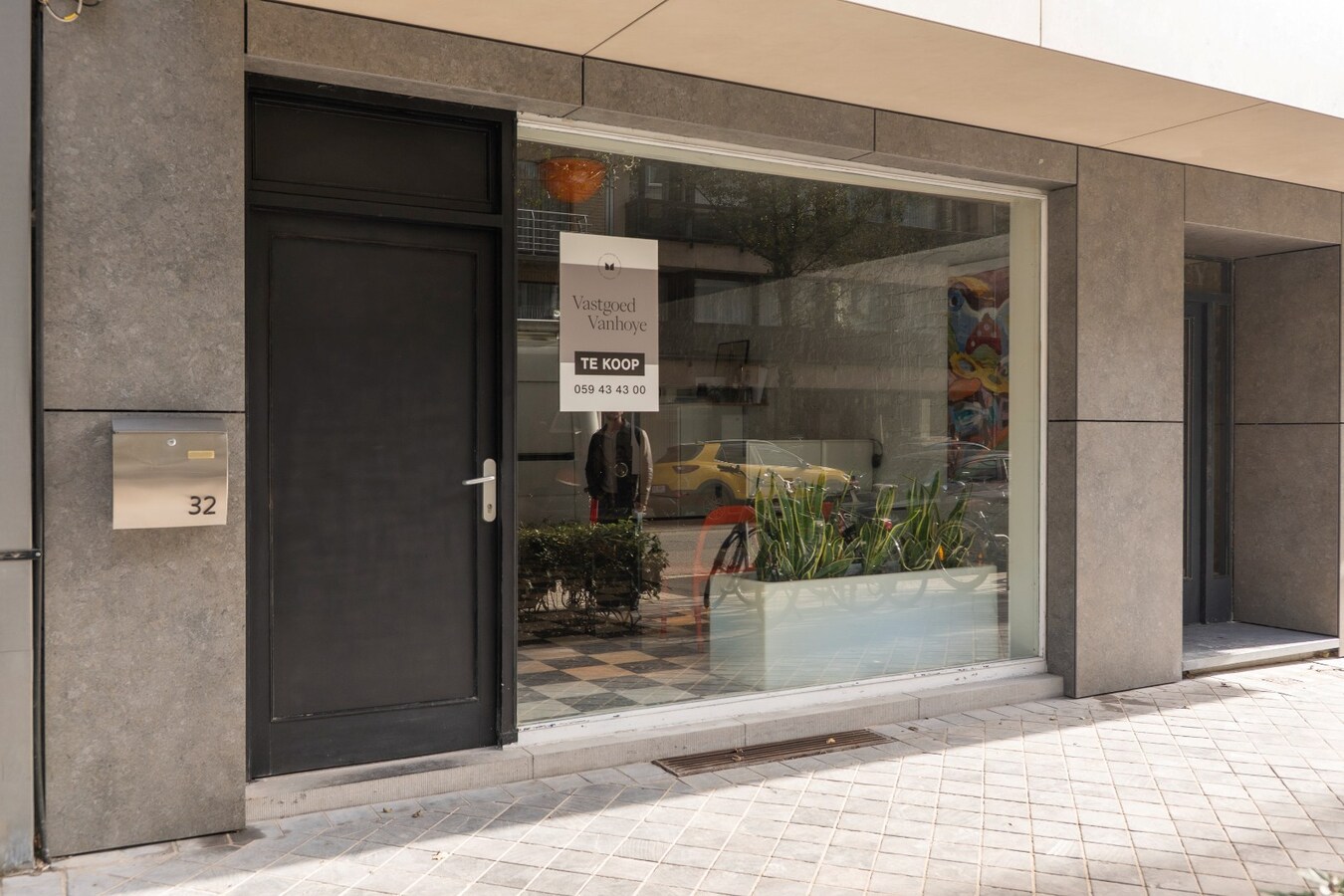 ZEER CENTRAAL GELEGEN UNIEK APPARTEMENT/HANDELSPAND TE OOSTENDE 