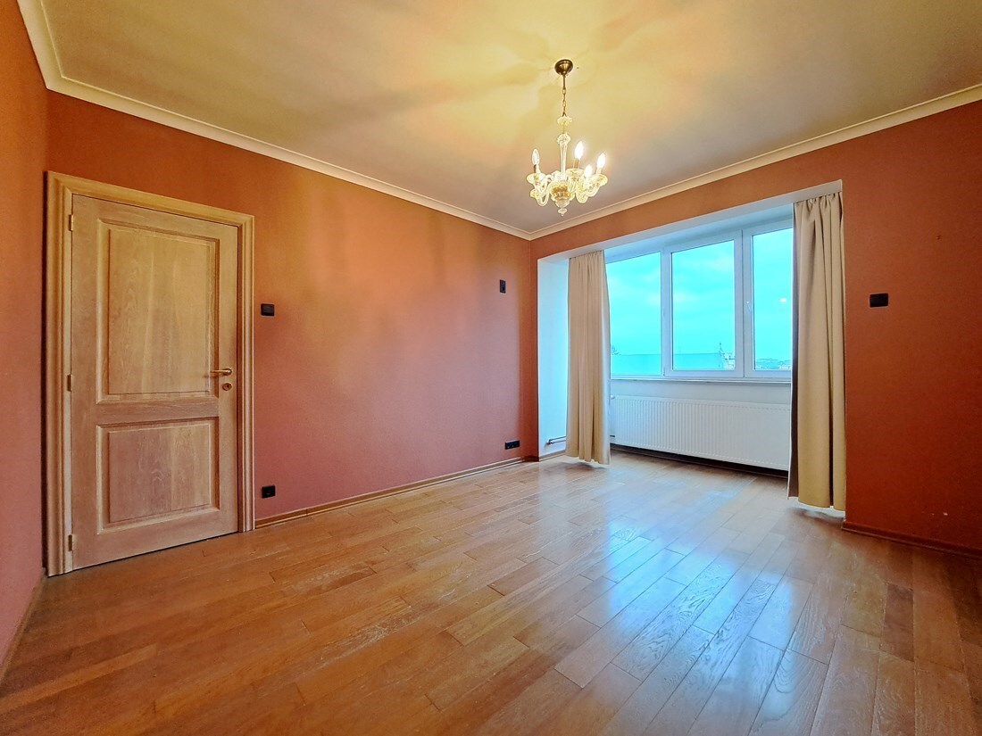 Ruim appartement met 3 slaapkamers te Hasselt centrum 