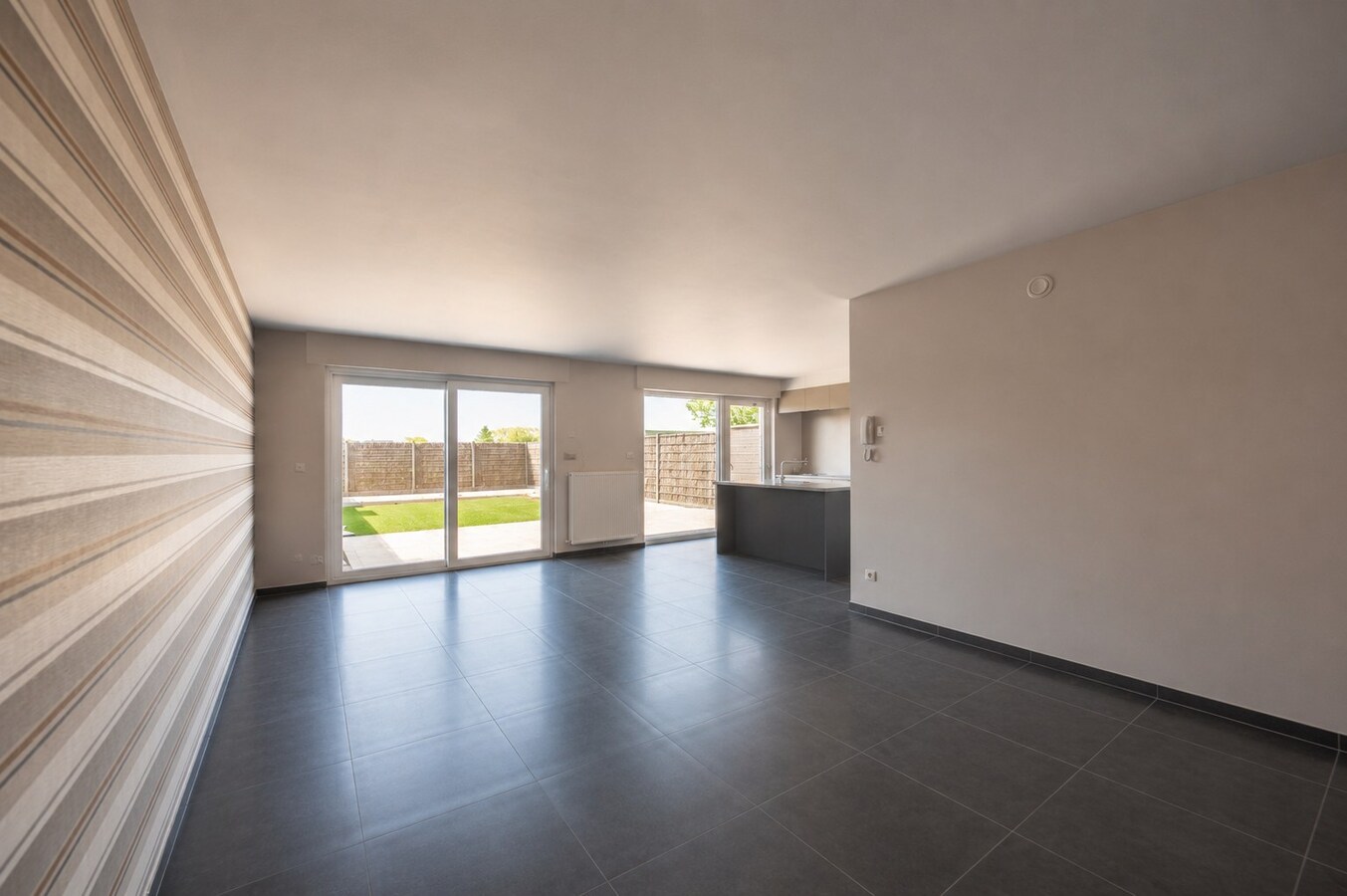 MAGNIFIEK RUIME GEZINSWONING TE BREDENE DORP 