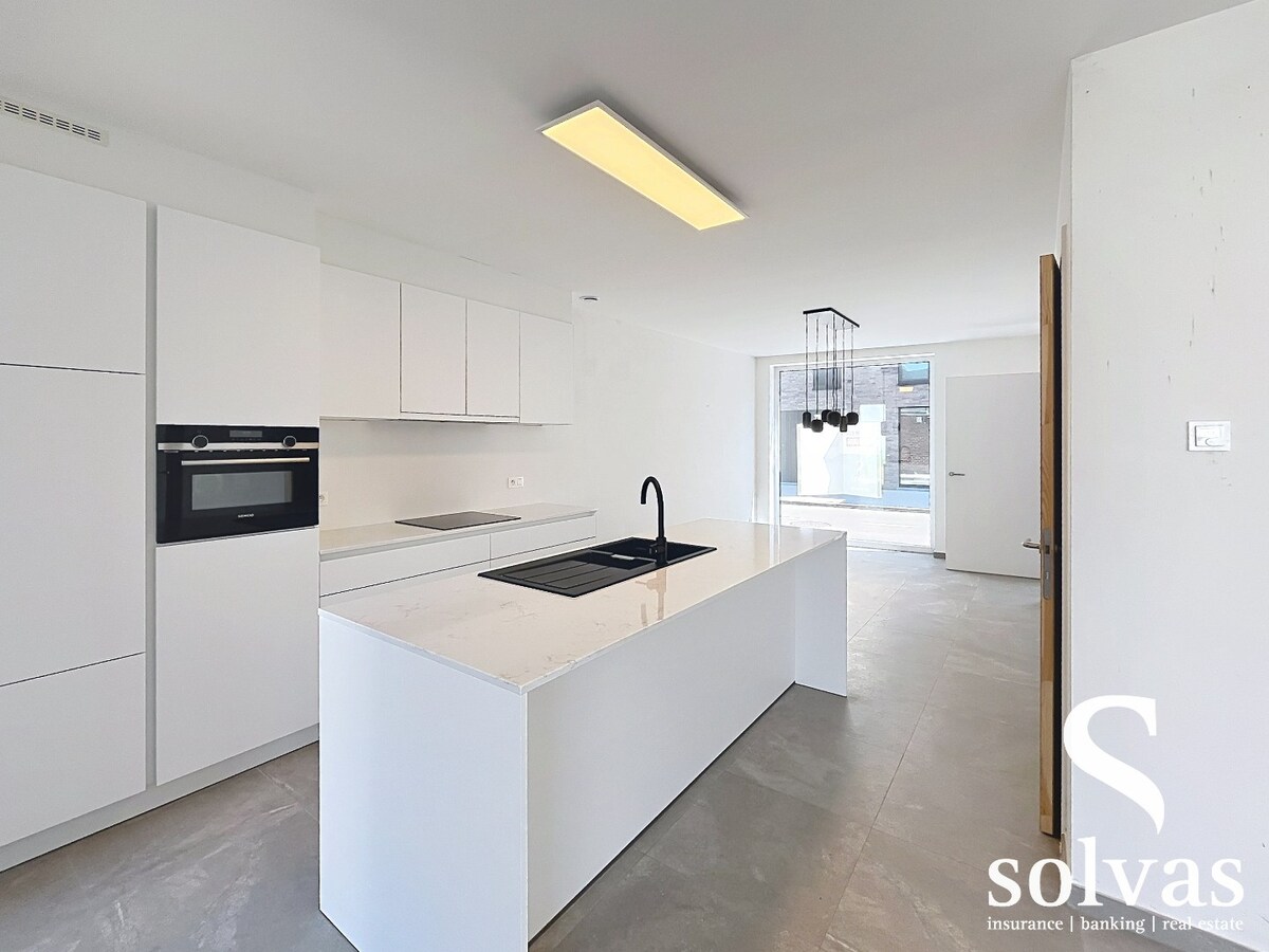 Nieuwbouwwonining met 4 slaapkamers in hartje Aalter op toplocatie. 