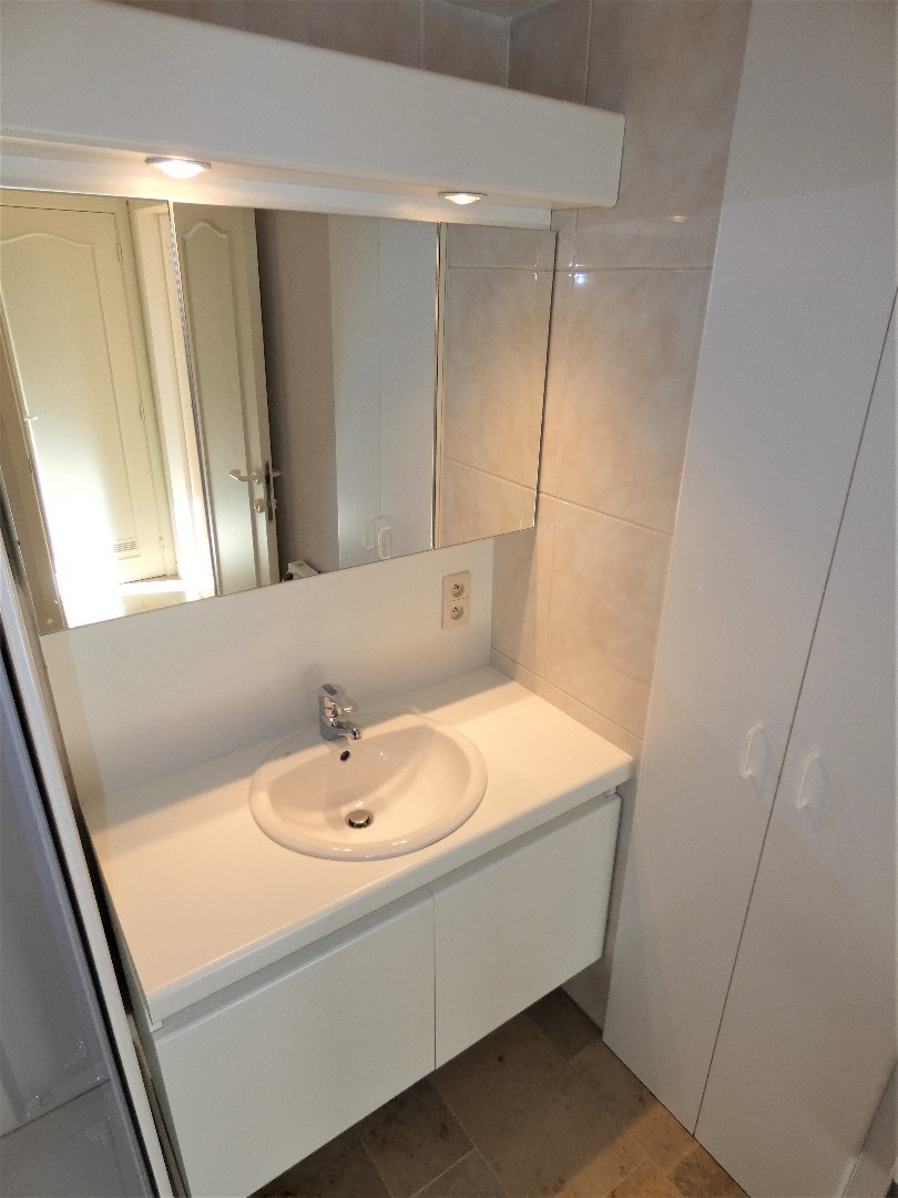 Ruim 2-slpk appartement (97 m²), met zonnig terras, Torhout 