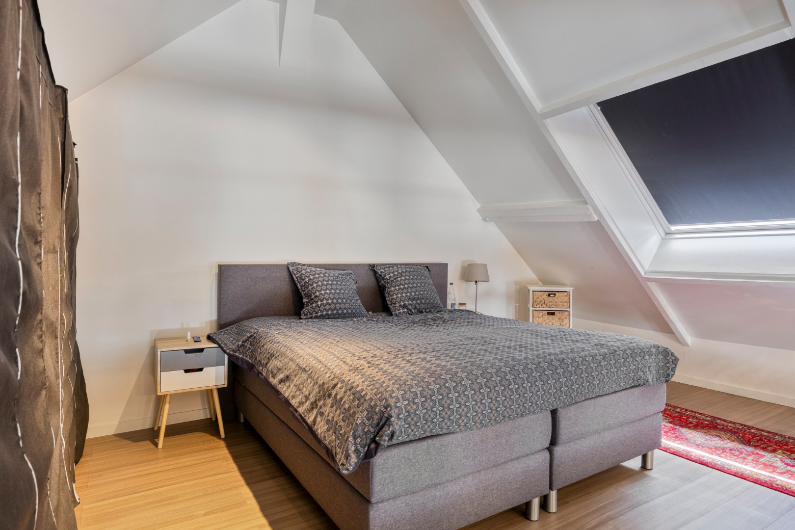 Handelshuis met horecazaak, 2 appartementen en luxueuze loft op toplocatie in Leopoldsburg 