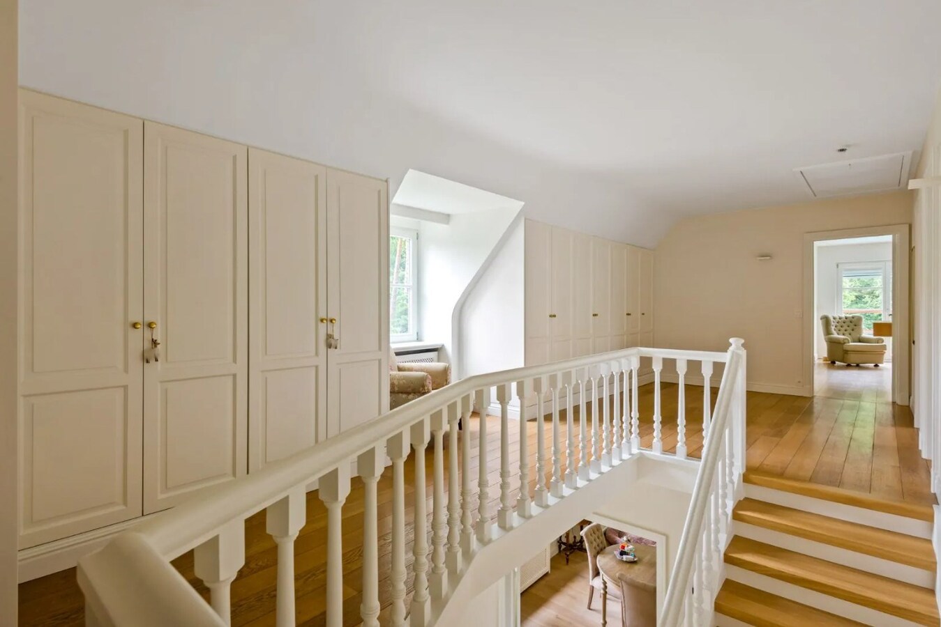 Prachtig gelegen villa met zwembad en poolhouse op een perceel van 1.907 m² in Koningshof te Schoten. 