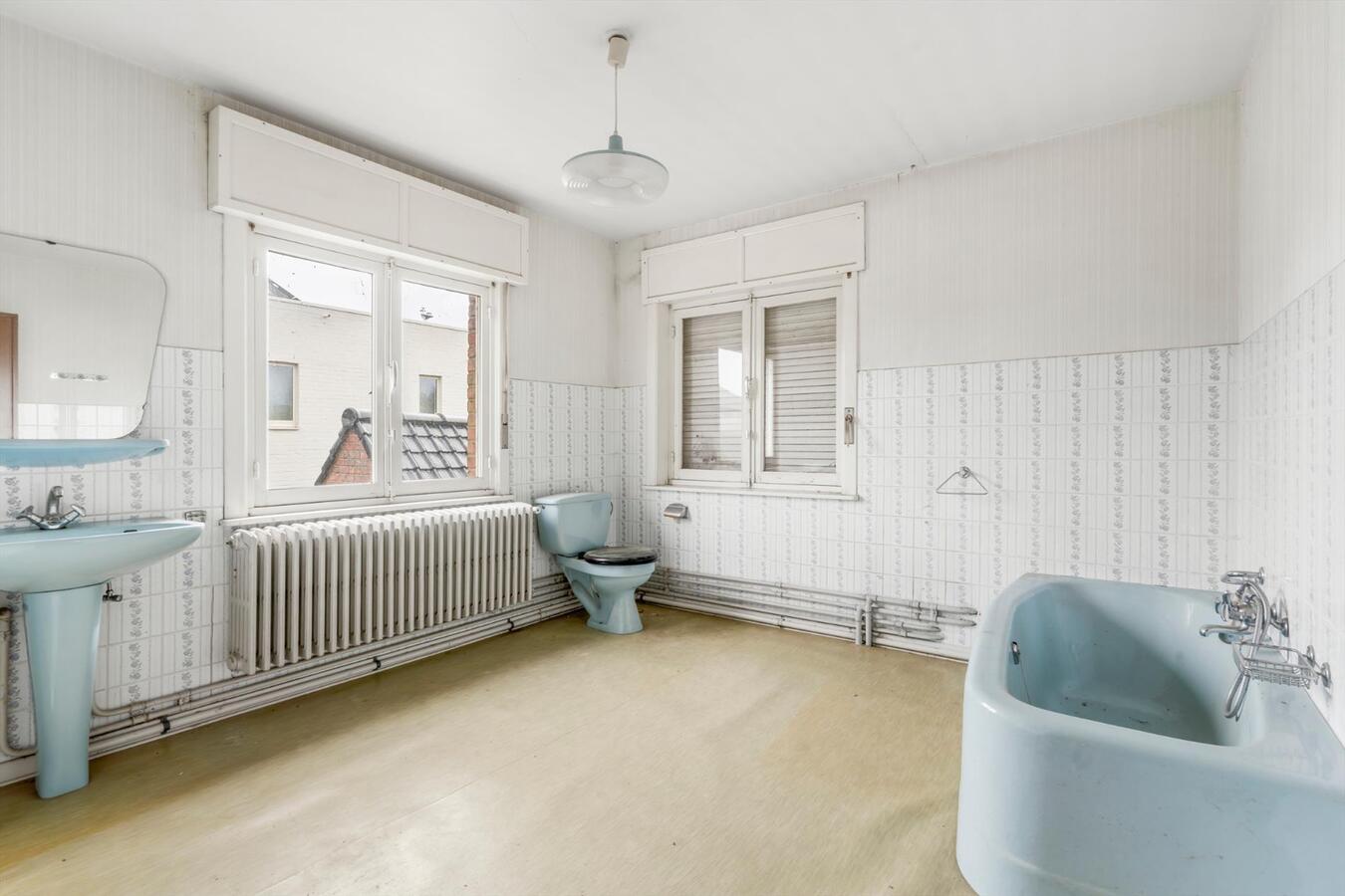 Rustige gelegen open bebouwing met bouwgrond op 1780 m² te Koekelare 