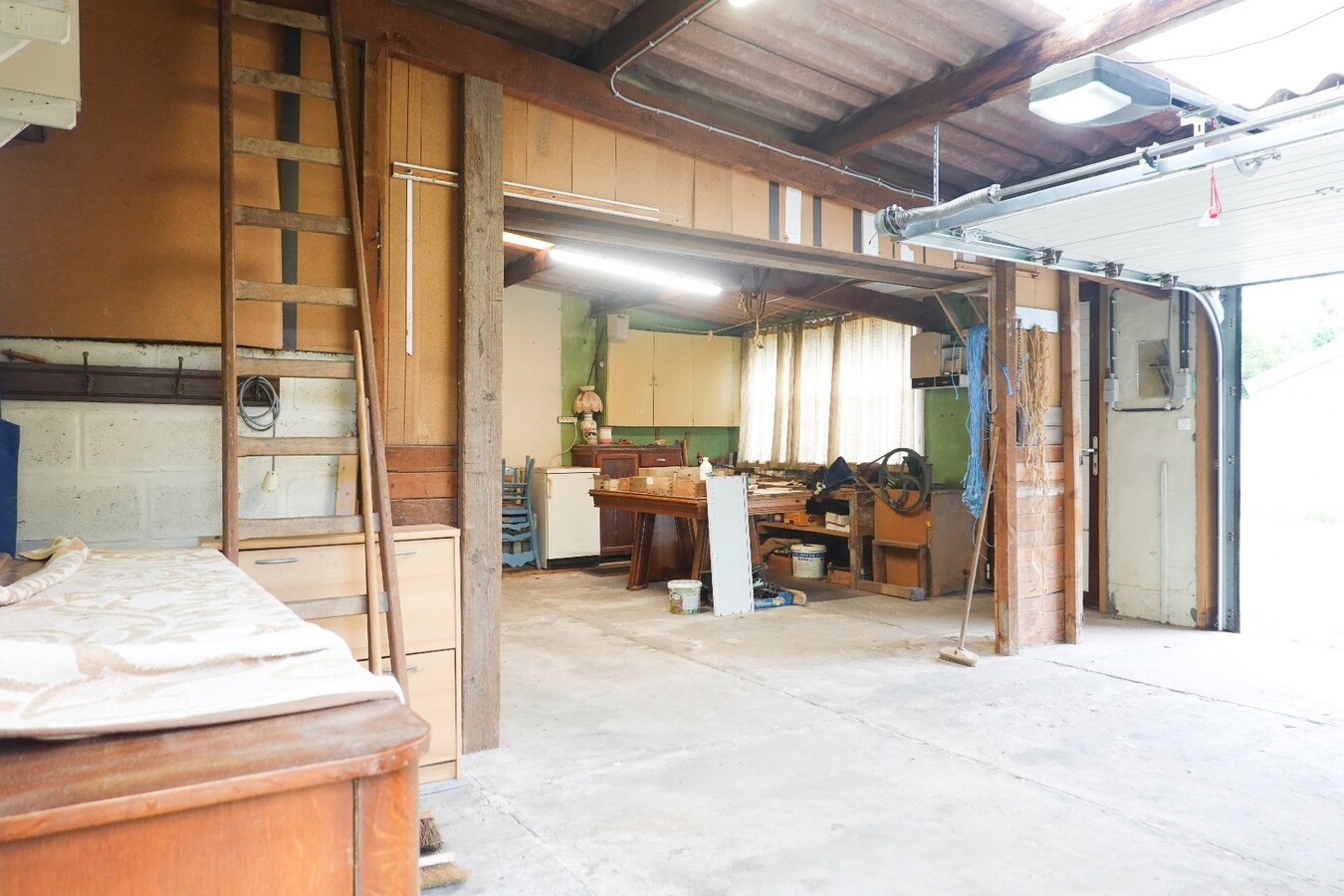 Charmante vrijstaande woning met 5 slaapkamers, ruime tuin en grote garage 