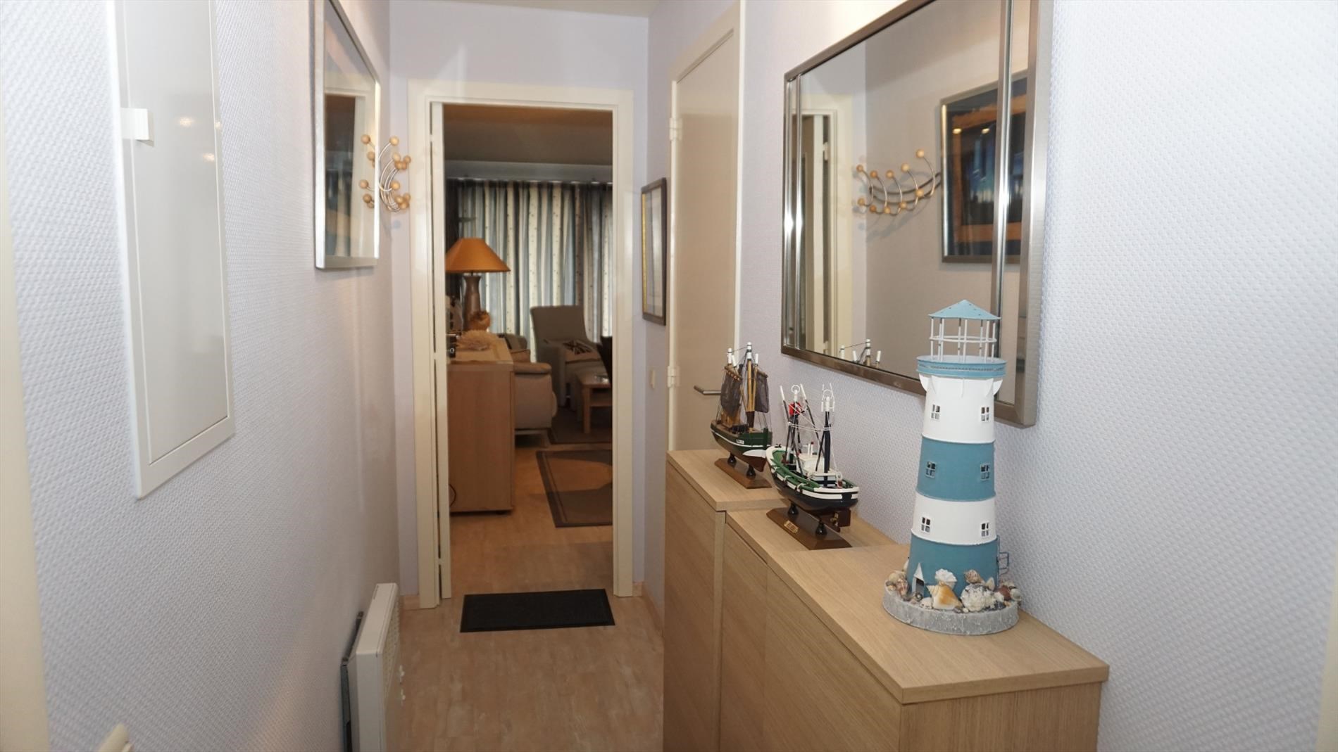 APP. MEUBLE - 2 CHAMBRES A COUCHER - BELLE VUE SUR LE PORT 