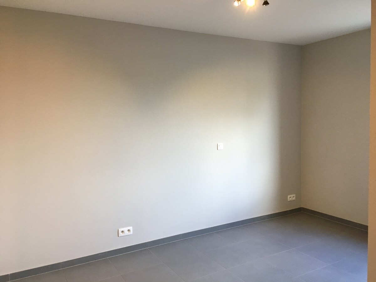 Ruim 2 slaapkamerappartement op uitstekende ligging te Poelkapelle 