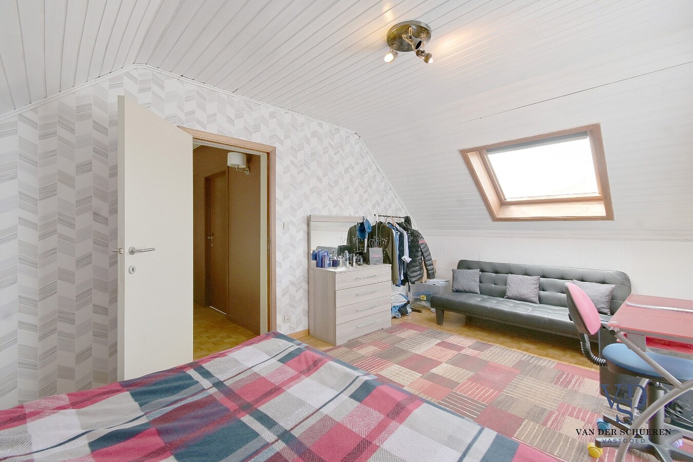 Tijdloze villa in residentiële wijk te Nazareth. 