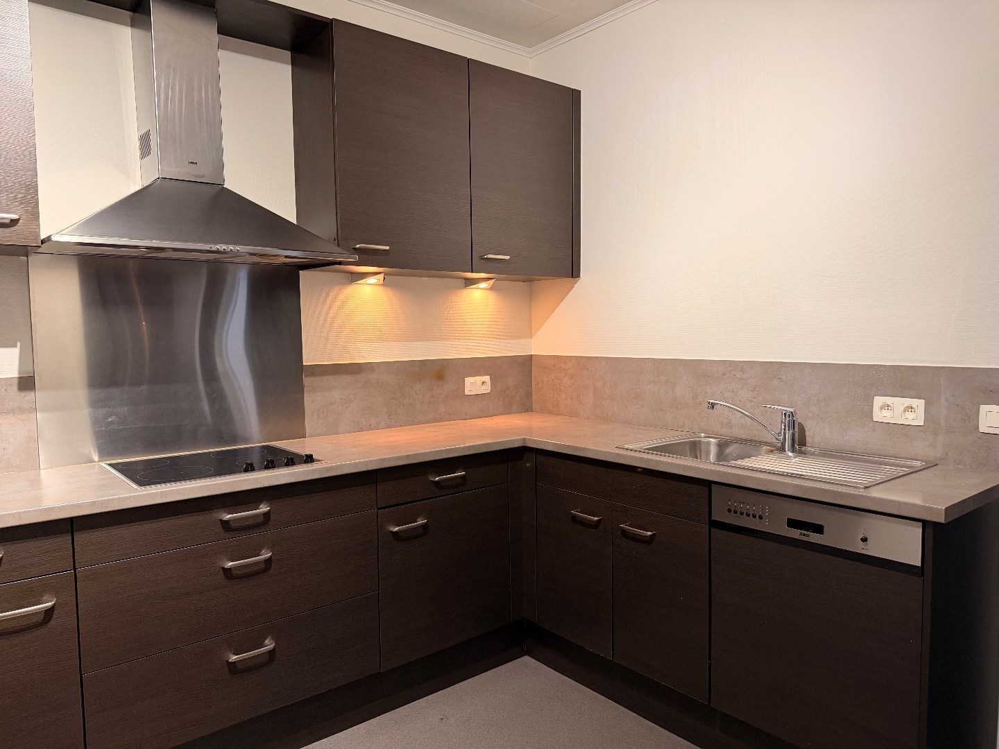 Verzorgd gelijkvloers appartement met tuin, op een rustige ligging te Lier! 