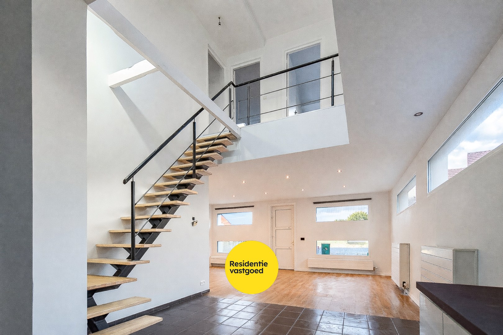 Gezellige halfopen woning met tuin en parking 