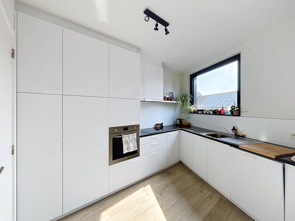 Topappartement 2-slaapkamer appartement met garage in hartje Aalter 