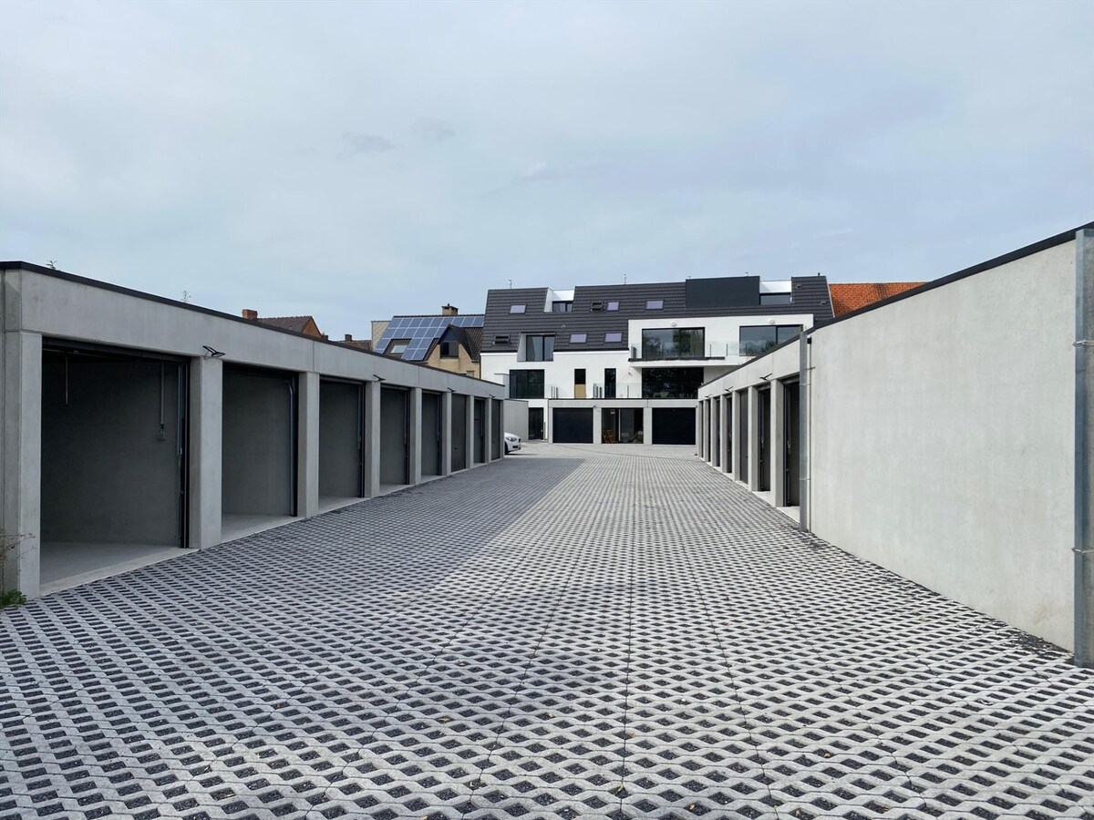 Verhuurd garage - Eernegem