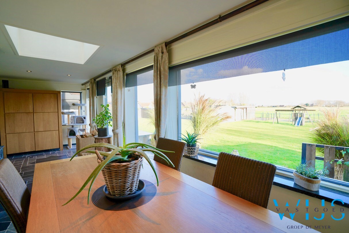 Instapklaar woonhuis op 17.400 m² grond te ASSENEDE ! 