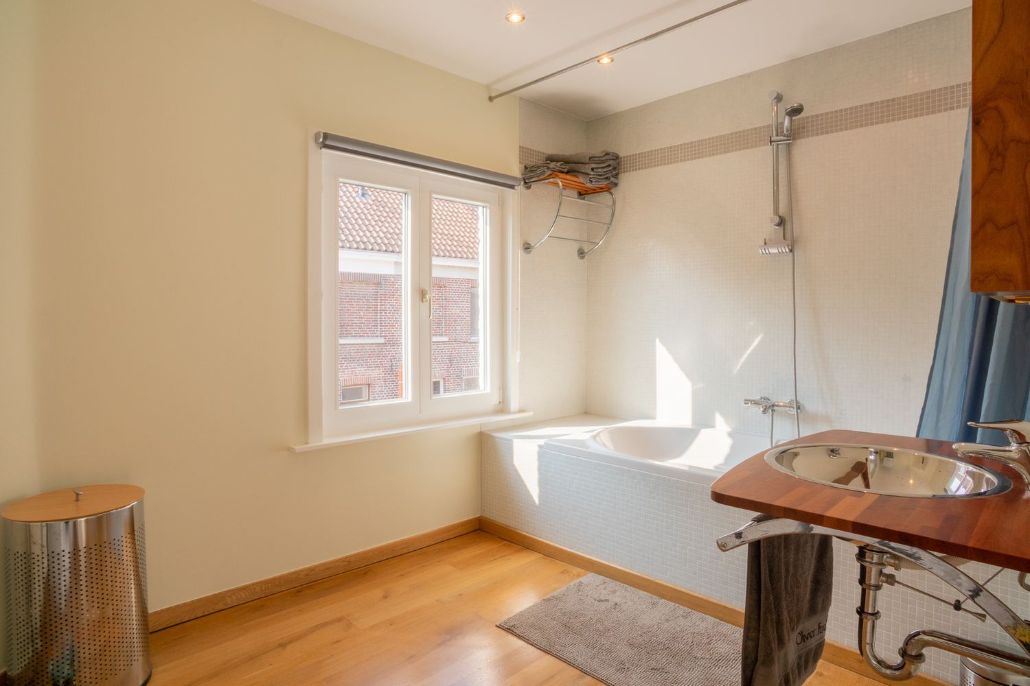 Subliem gelegen en knap gerenoveerd huis in het Sint-Annakwartier 