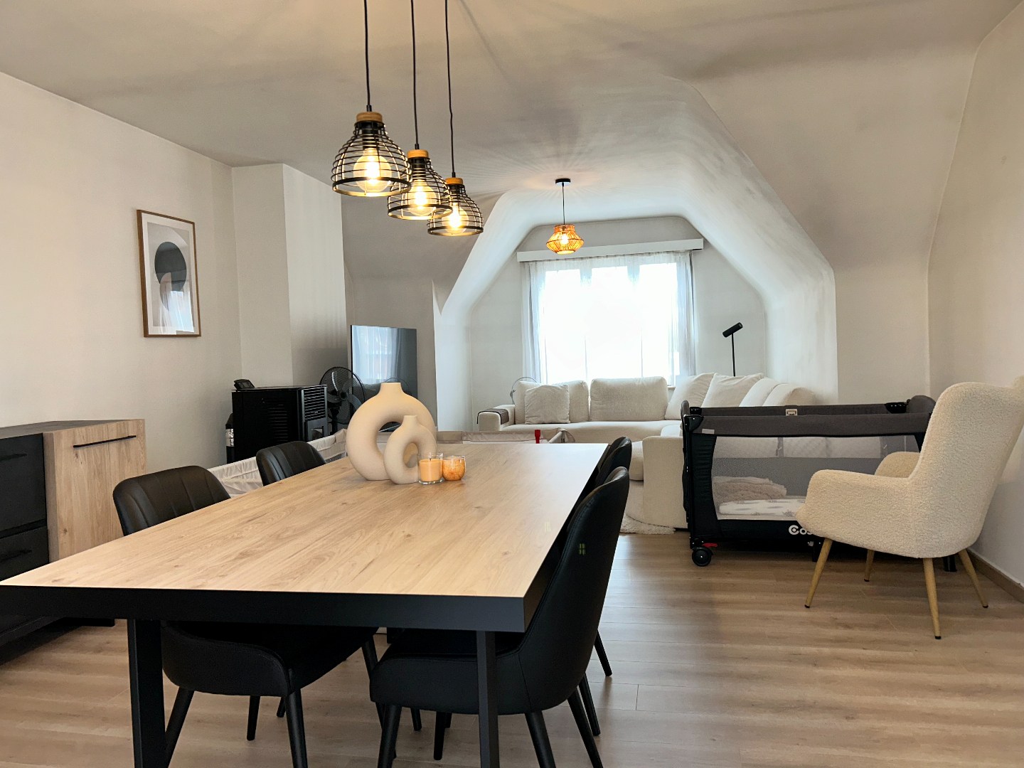 Ruim appartement met 2 slaapkamers en garage 