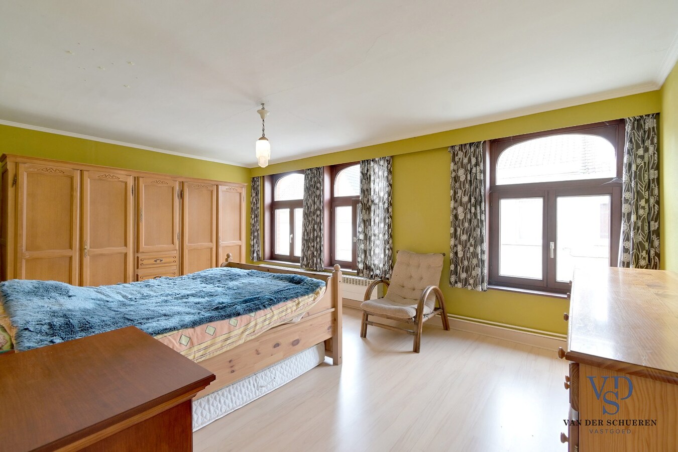 Ruime woning met opslagruimte 