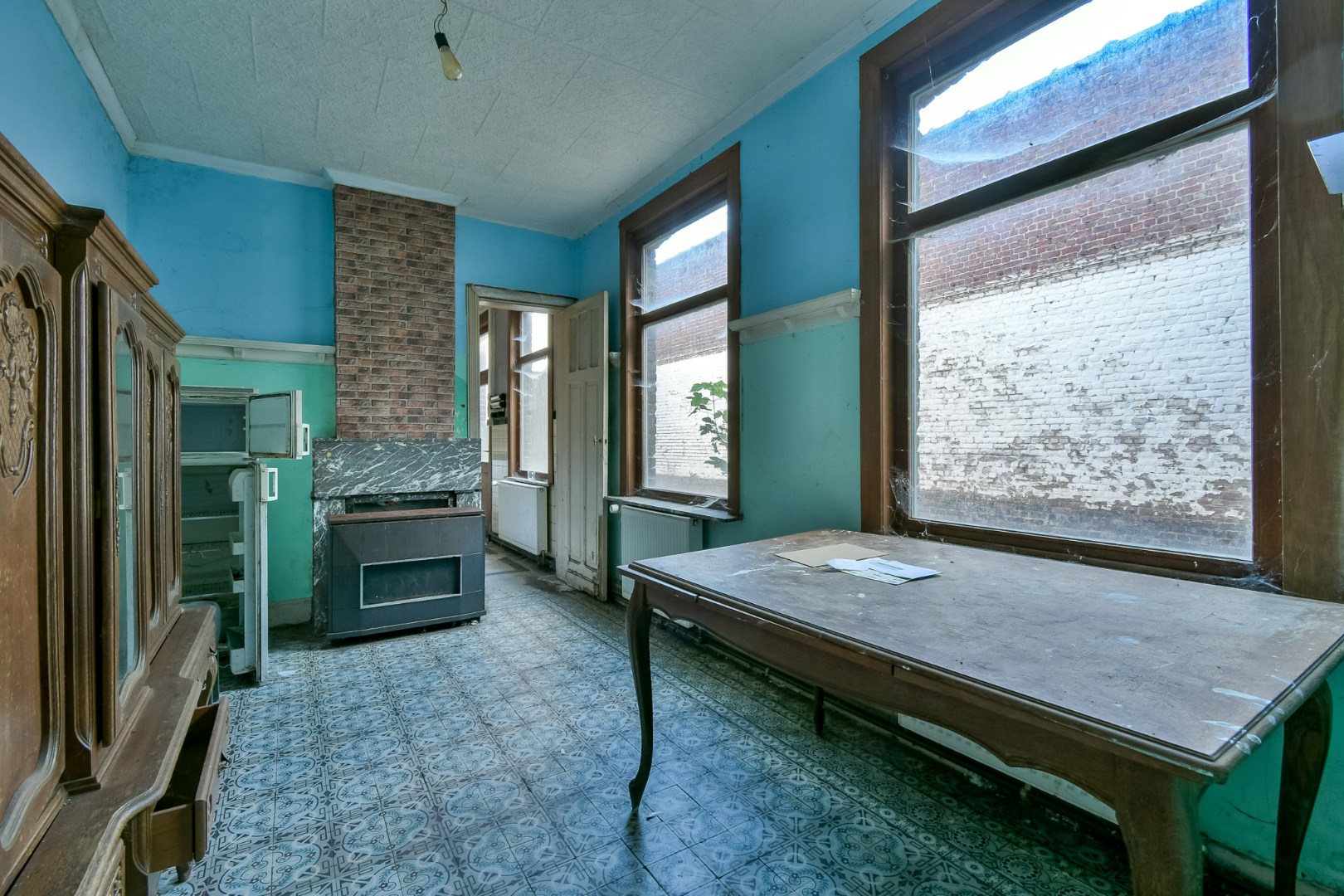 Te renoveren woningen met bijhorende loods! 