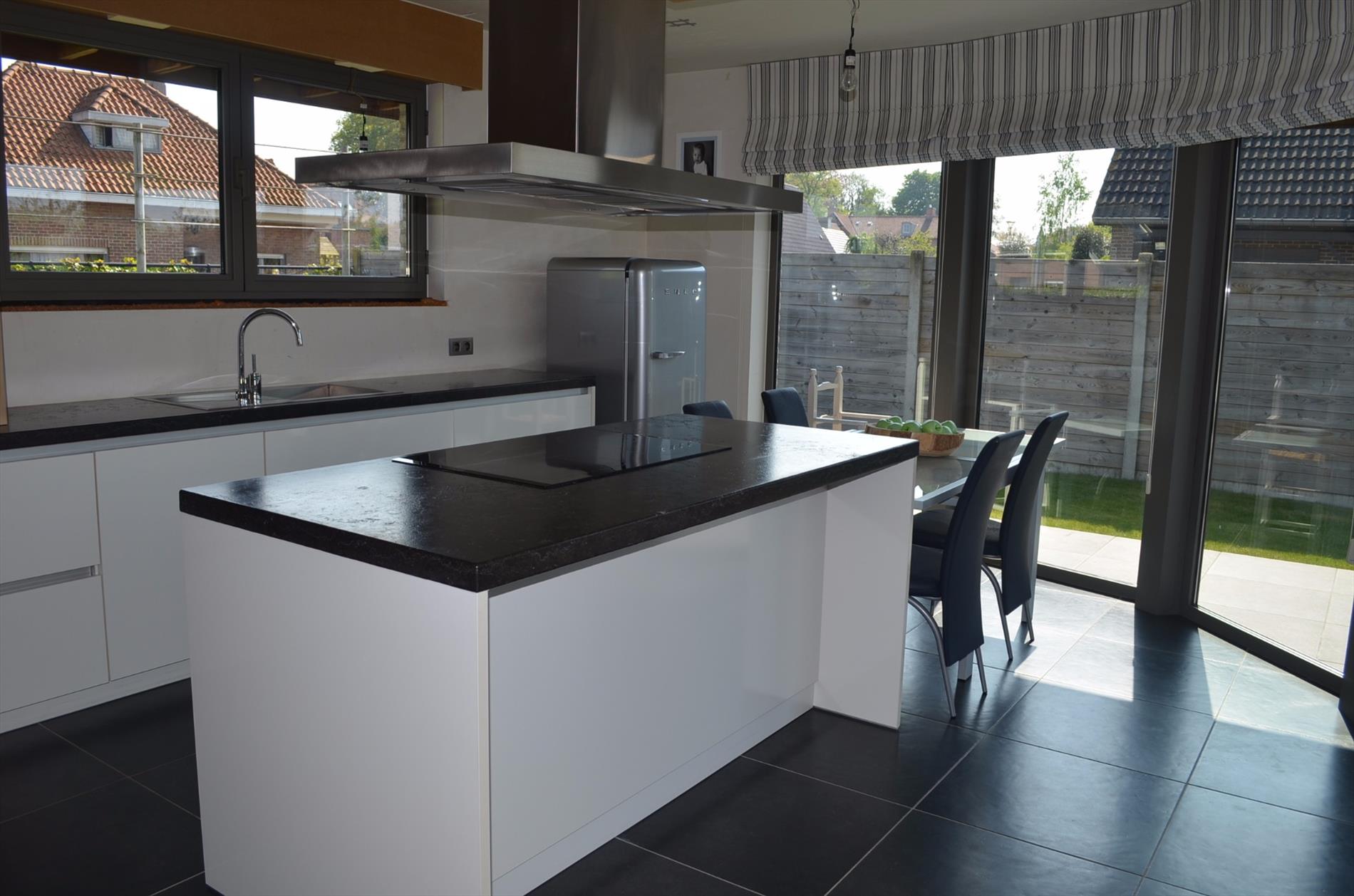 Moderne villa op 728m² met 4 slpks te Maldegem 