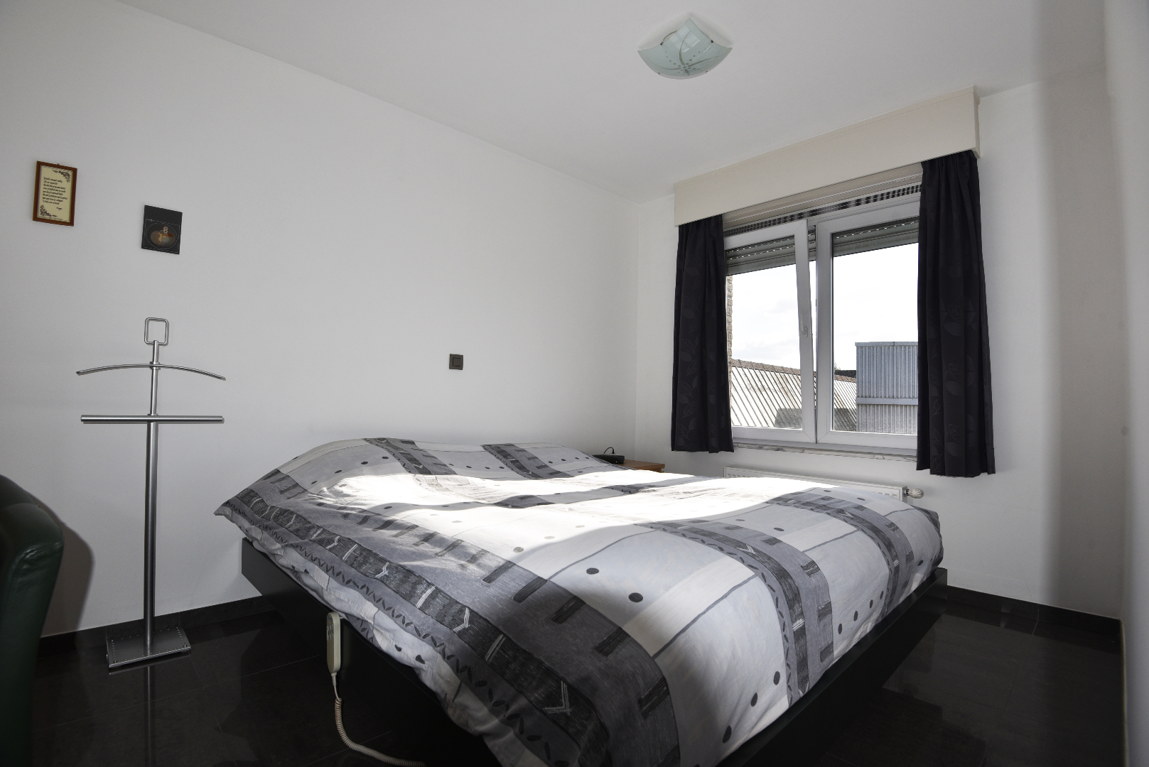 Recent 1 slpk app. zonnig terras en garage rustig gelegen te centrum Eeklo 