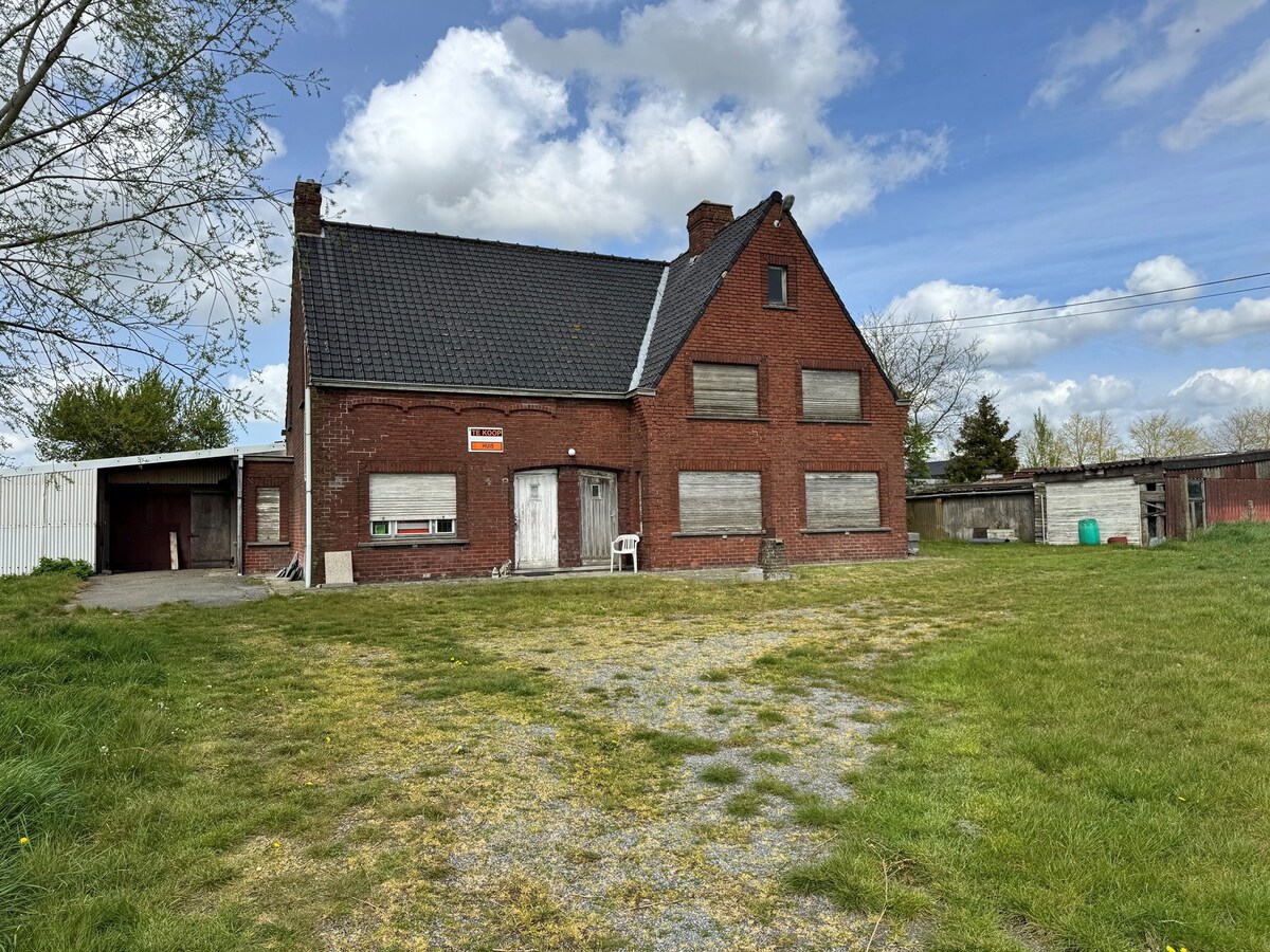 Alleenstaande woning met vergezichten te Zwevezele 