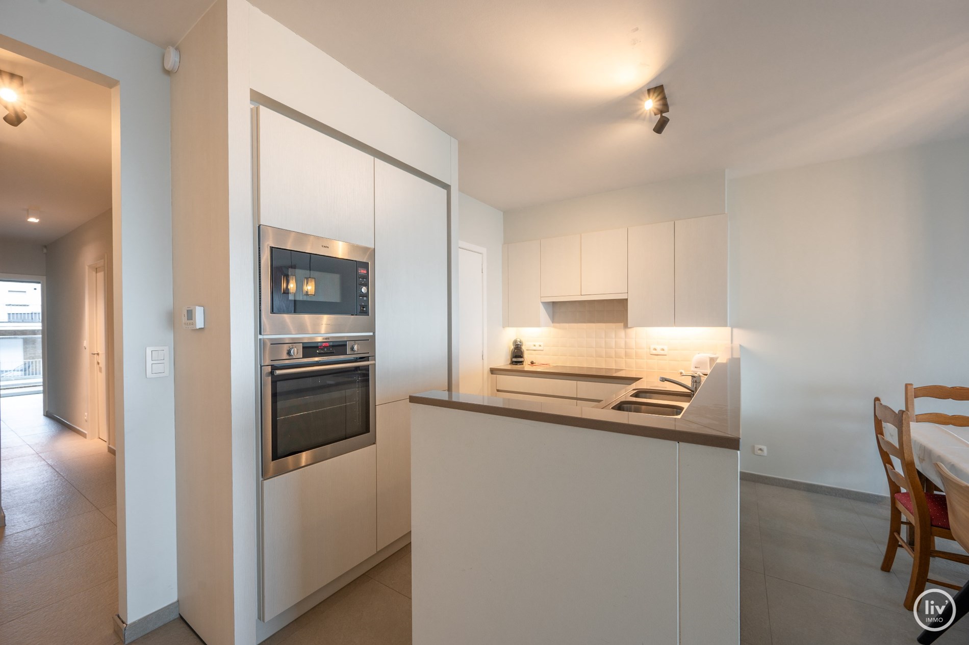 UNIEK 3 slaapkamer appartement gelegen op het RUBENSPLEIN met een prachtig open ZEEZICHT. 