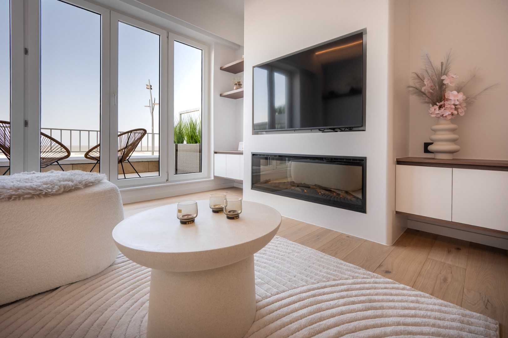 Volledig gerenoveerd appartement met FRONTAAL ZEEZICHT 