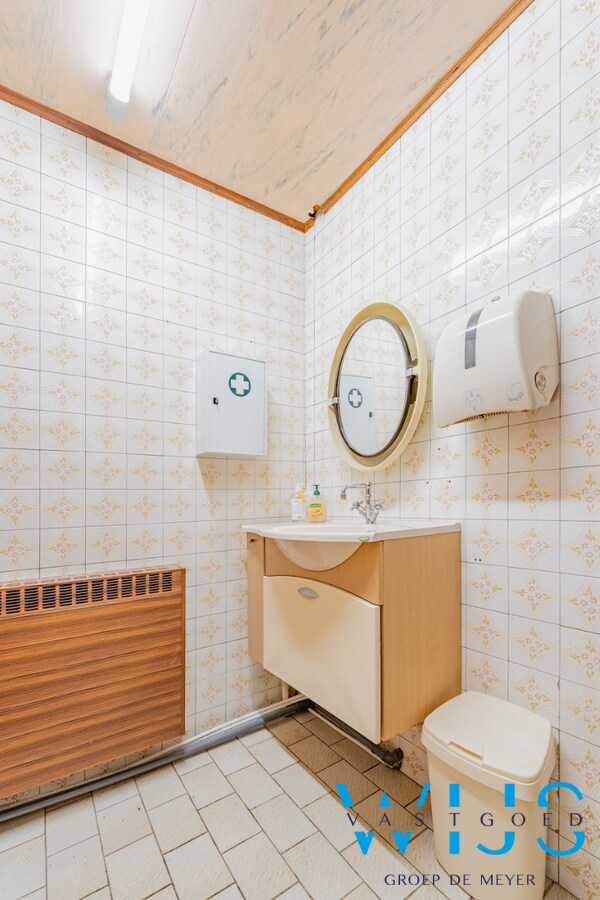 Goed draaiende bakkerij/handelspand te Ertvelde ! 