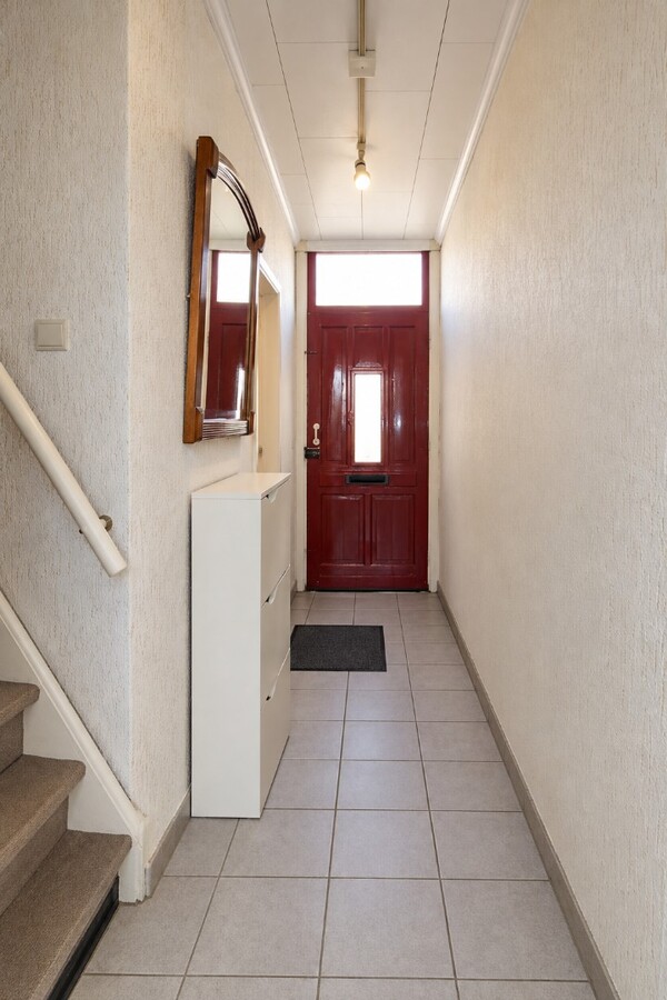 Te koop: Centraal gelegen stadwoning met 4 slaapkamers en diepe zuidgerichte tuin in Sint-Niklaas! 