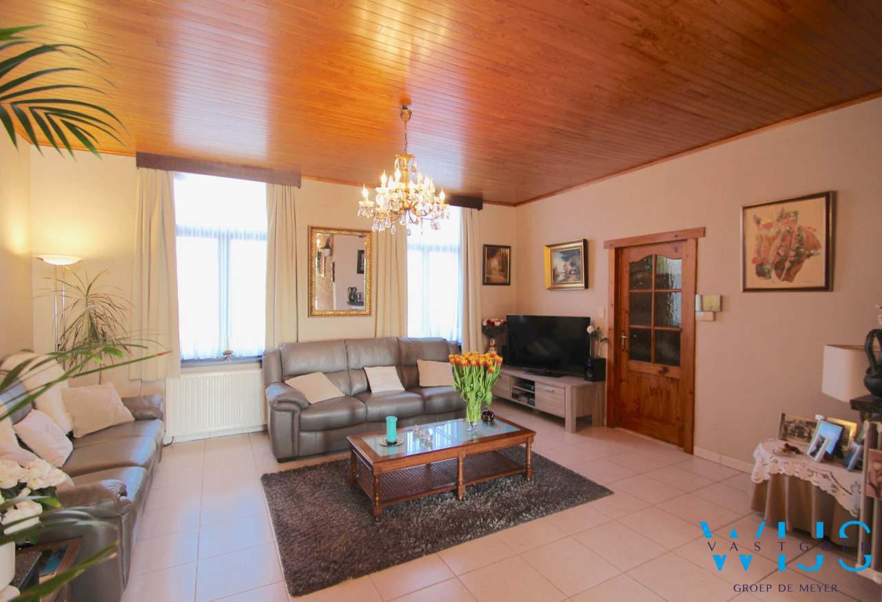 Zeer ruim woonhuis op een ideaal perceel te ADEGEM ! 