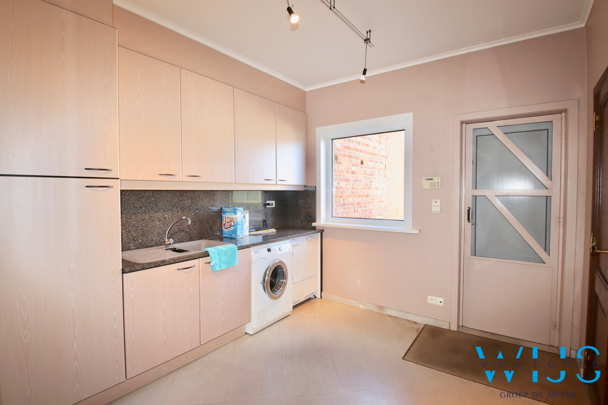 Multifunctionele bedrijfsruimte/ garage met bijhorende woning 