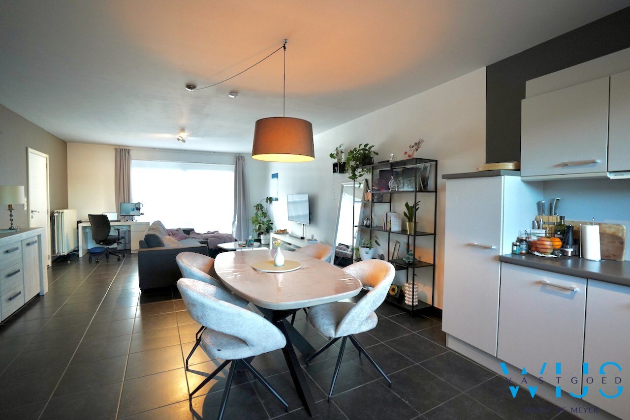 Instapklaar &amp; energiezuinig appartement in HET centrum van Ertvelde ! 