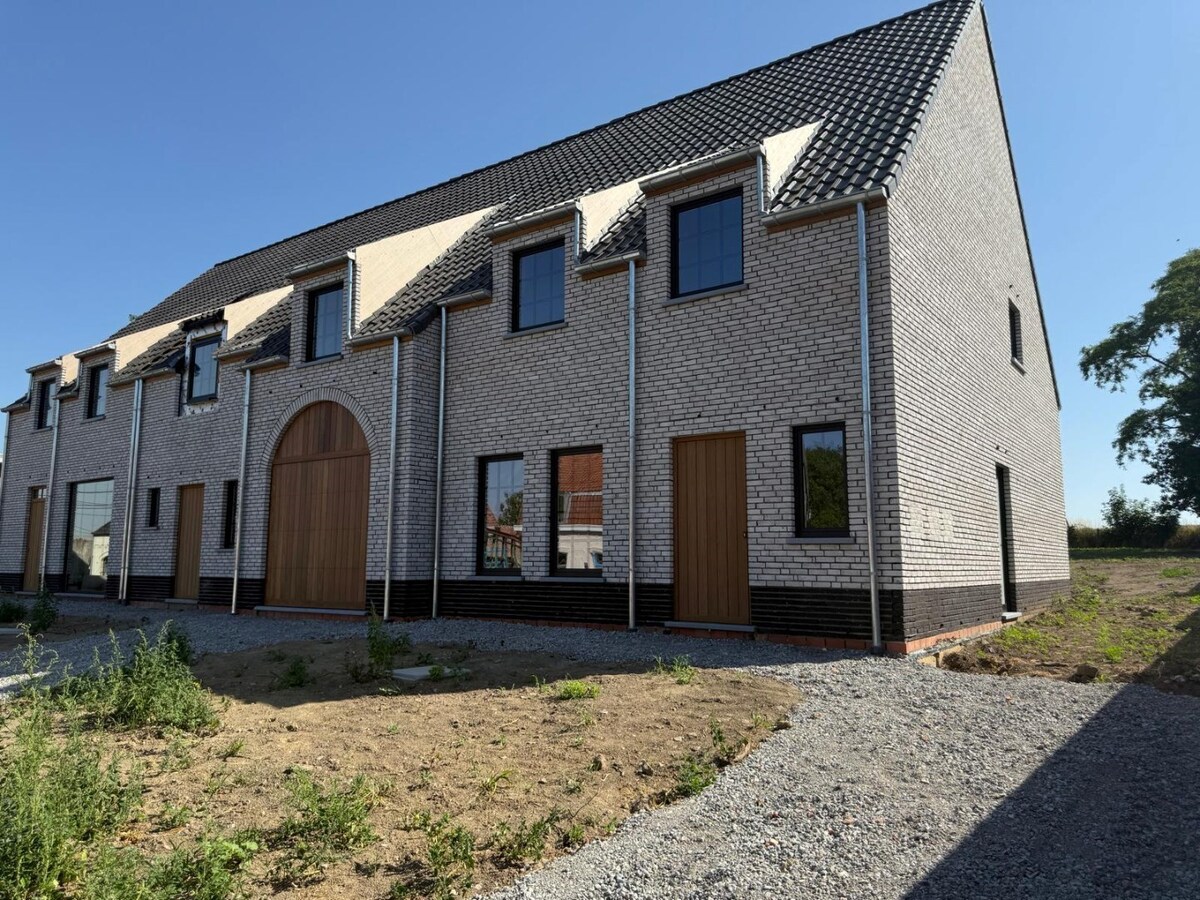 Nieuwbouwwoning met hoogstaande afwerking te Houthulst aan 6%. 