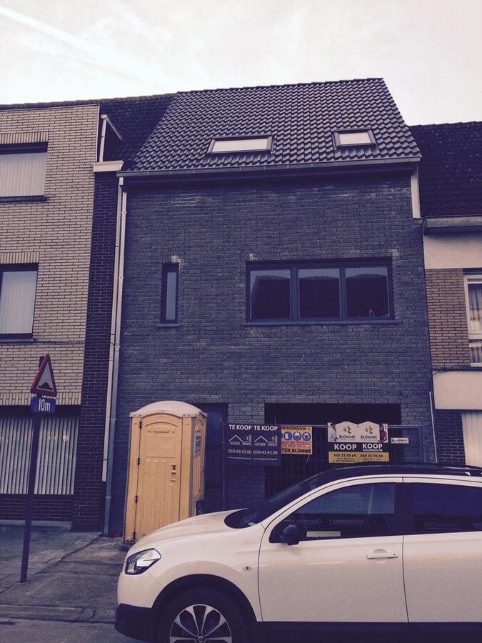 UNIEKE BEL-ETAGE WONING OP CENTRALE LIGGING NABIJ SPUIKOM 