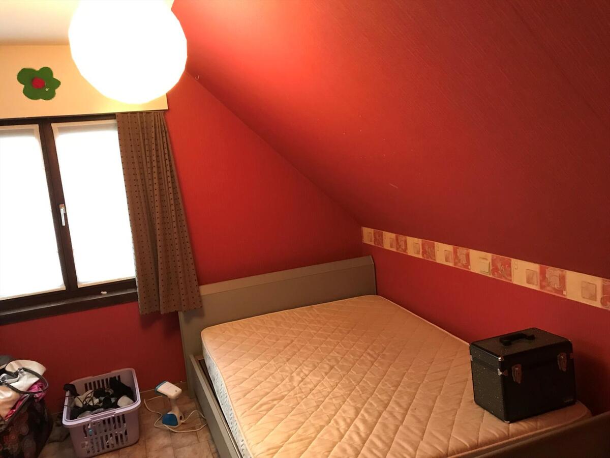 Rustig gelegen halfopen bebouwing met 3 slaapkamers 