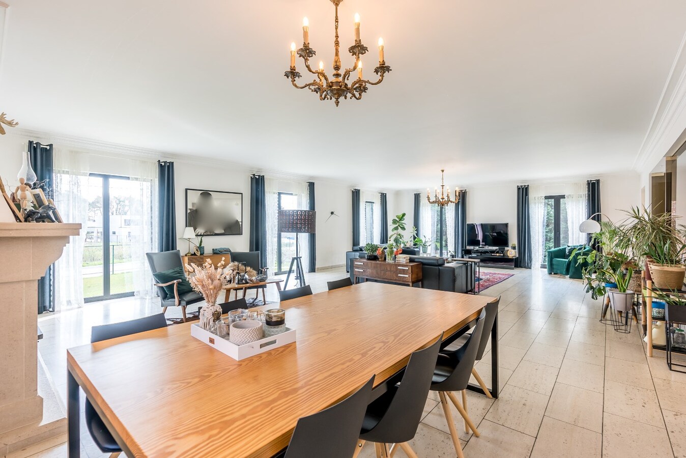 Zeer ruime woning op een perceel van circa 20 are 