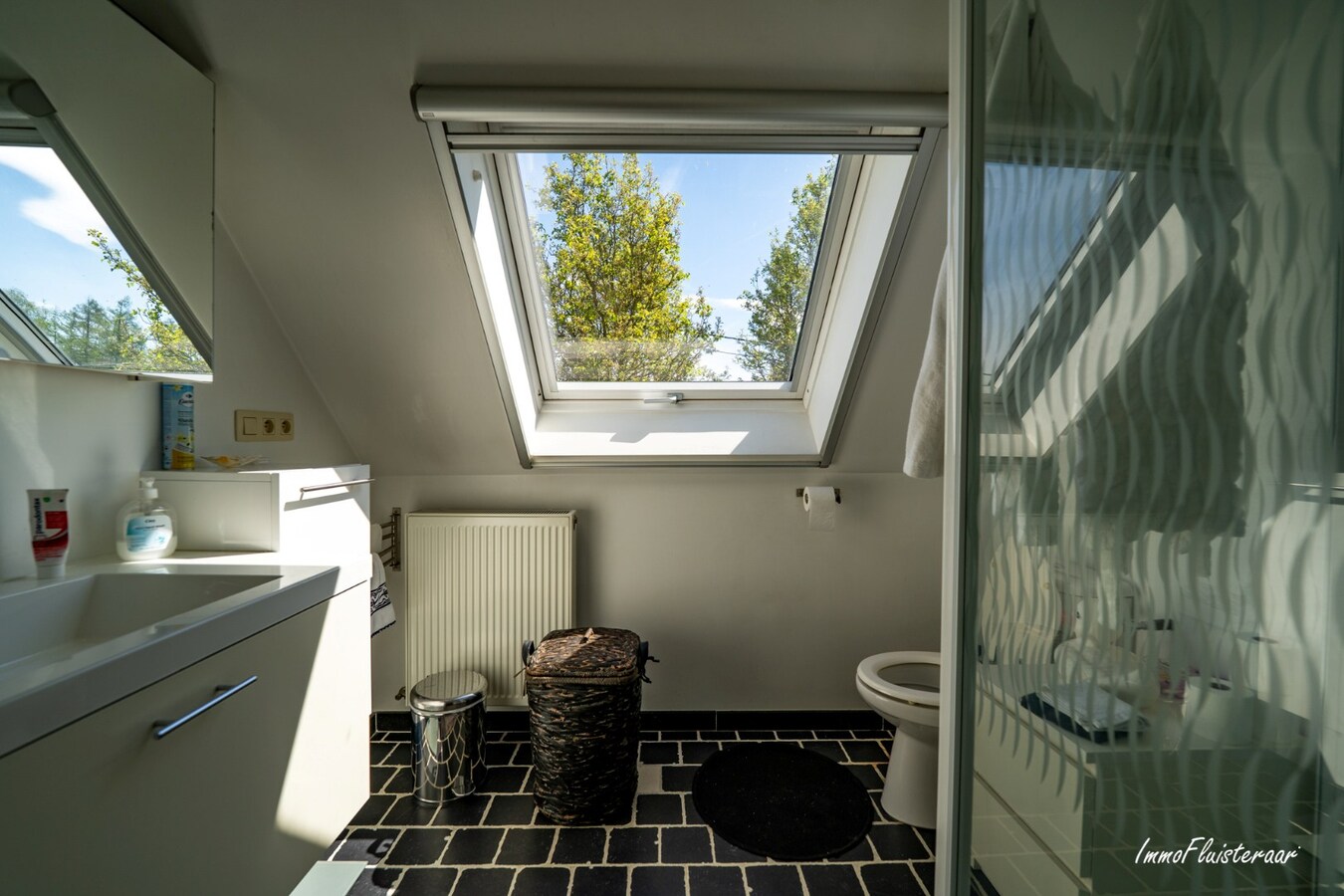 Prachtige woning met paardenfaciliteiten in rustige omgeving op ca. 9.983 m² te Berlaar (met optie aankoop aanpalende weides op ca.12.966 m²) 