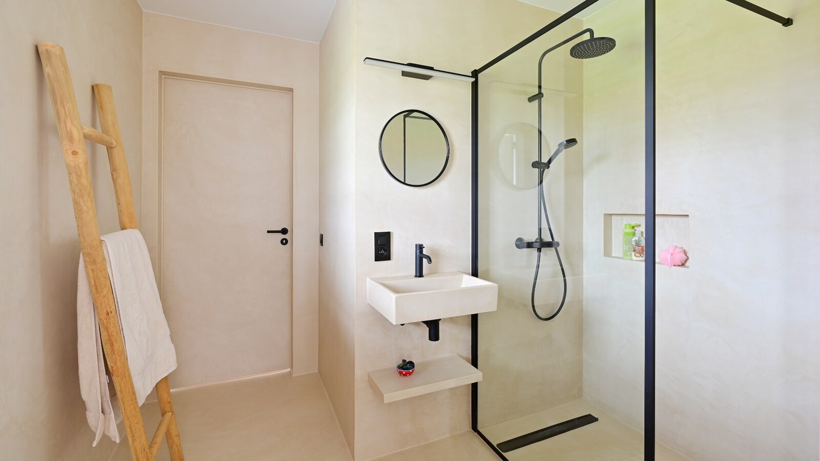 Recent gebouwde en ruime gezinswoning in een kindvriendelijke wijk 