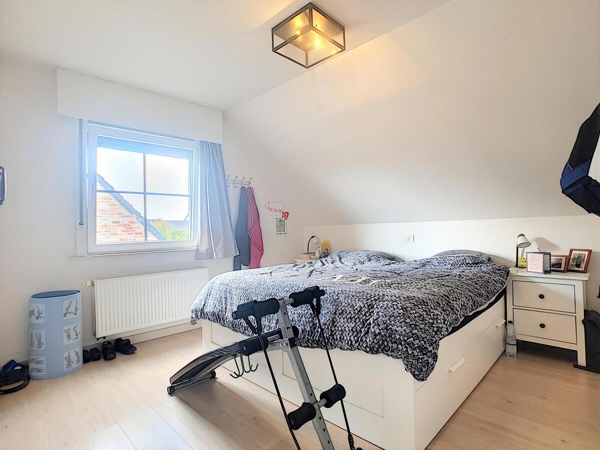 Recente halfopenbebouwing met 4 slaapkamers - Moerkerke 