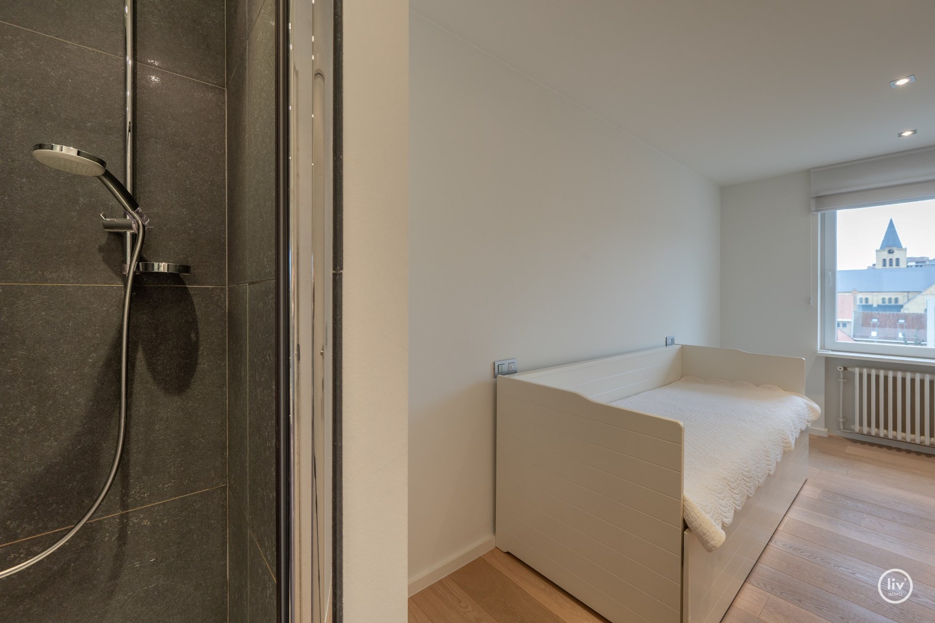 Penthouse ensoleillé avec de grandes terrasses dans un emplacement de premier choix près de l'avenue Dumortier et de l'avenue Lippens 🌟 