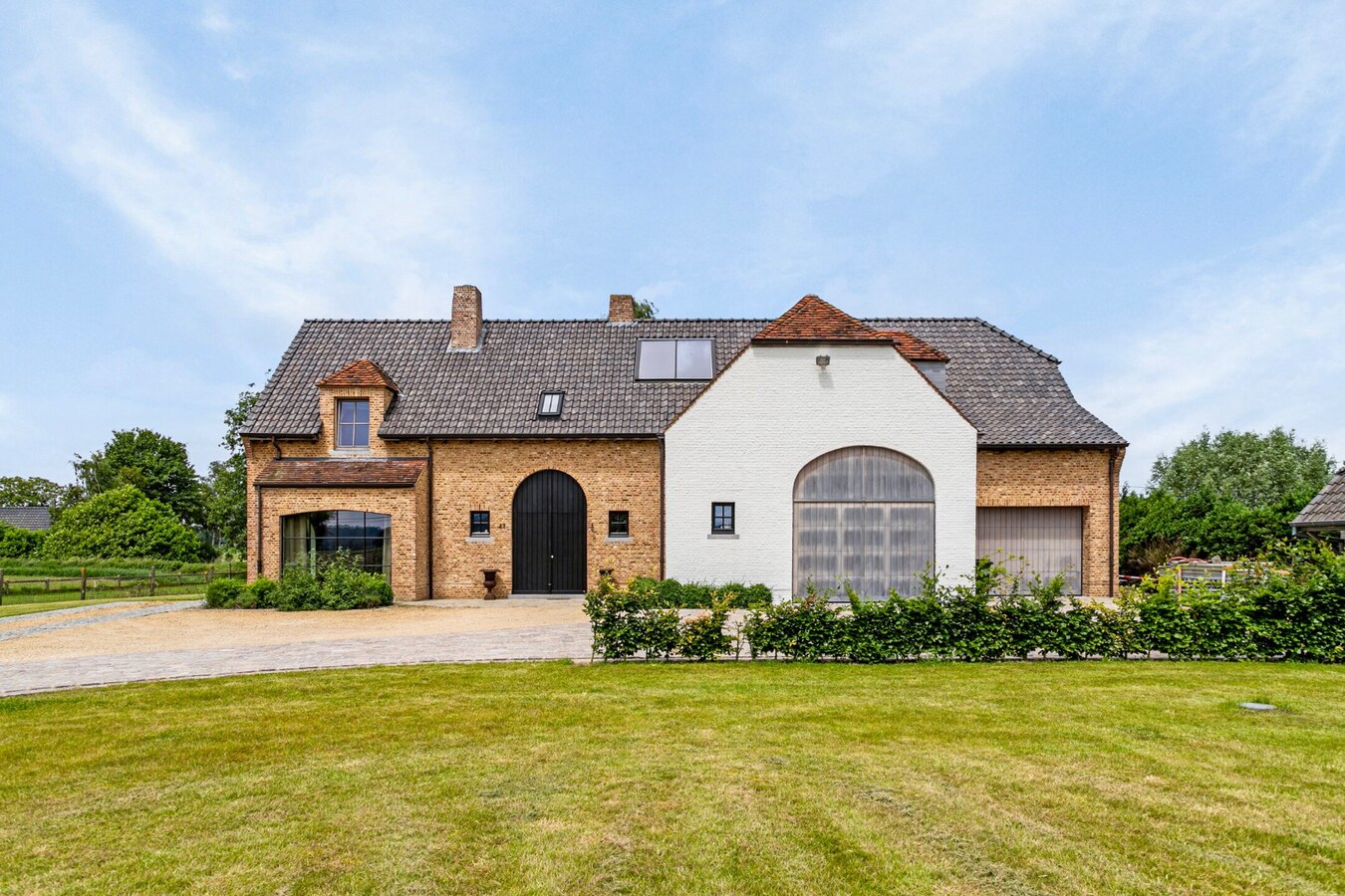 Uitzonderlijk gelegen landelijke villa met bijgebouw 