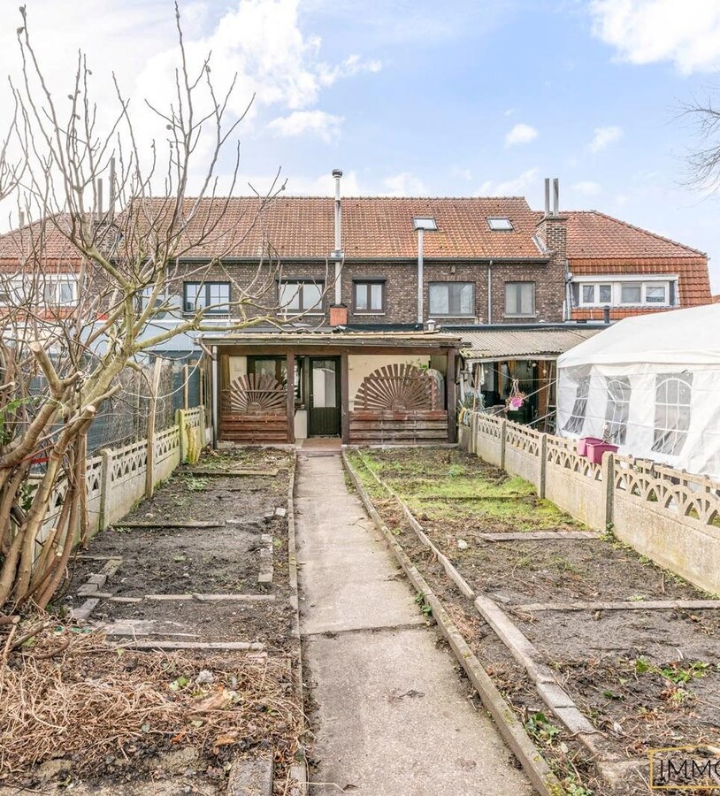 Instapklare gezinswoning met 3 slaapkamers, tuin en garage te Genk 