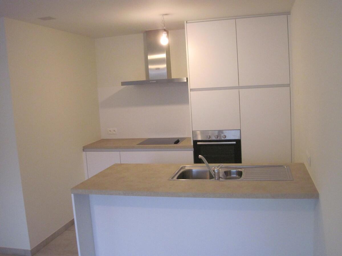 Nieuw appartement !    Kleine residentie met een sterke architectuur. 