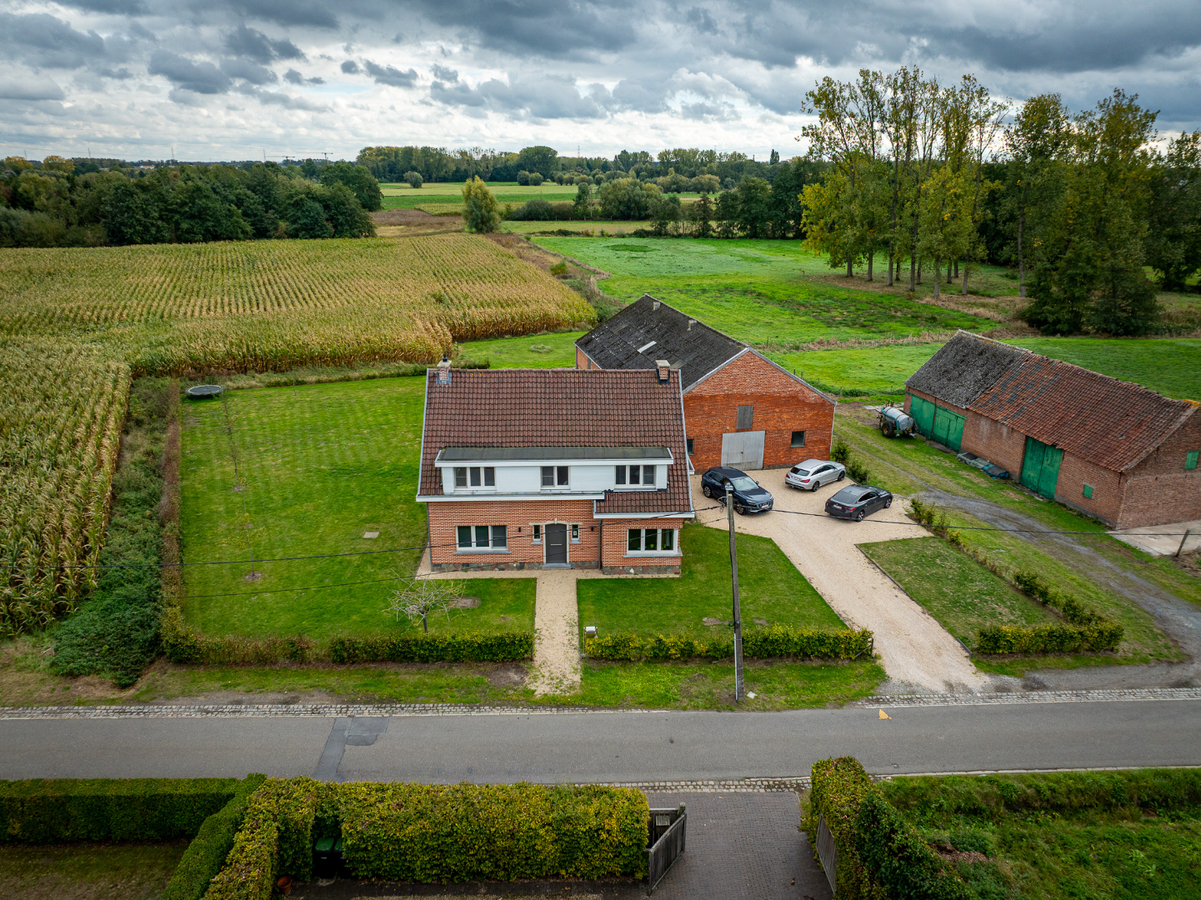Landelijk gelegen eigendom met uitzonderlijk ruime bijgebouwen op een perceel van ca. 2,02 ha in Puurs-Sint-Amands BEZOEKDAG OP 14 NOVEMBER VAN 10U TOT 14U OP AFSPRAAK 