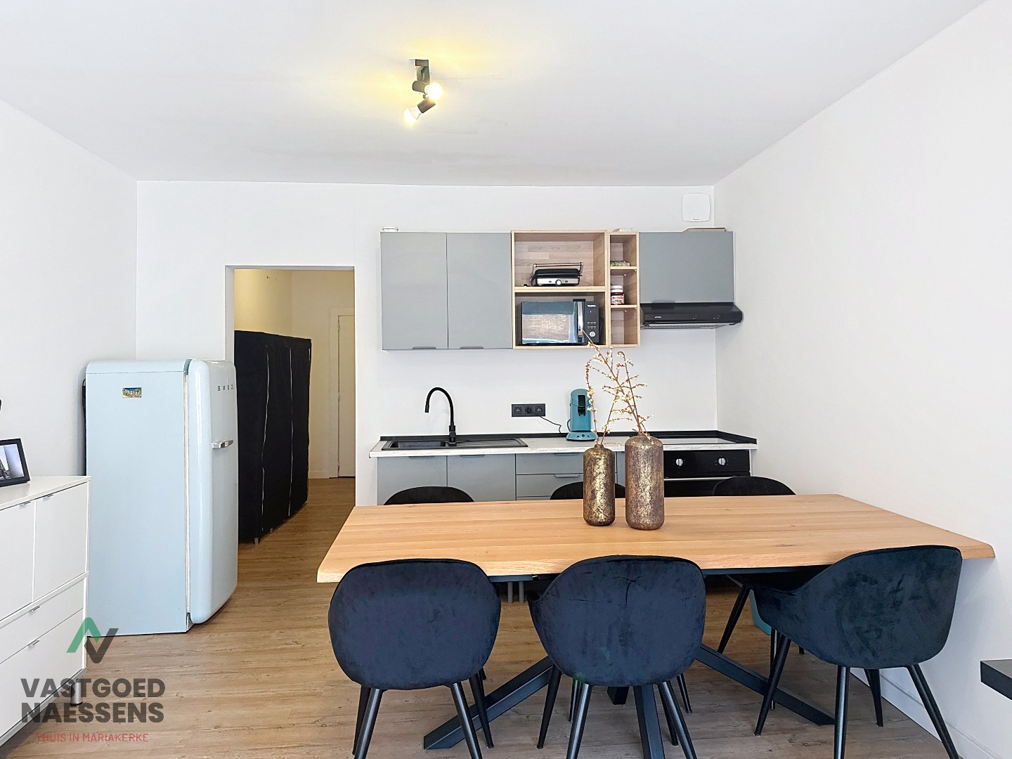 GERENOVEERDE STUDIO MET ZIJDELINGS ZICHT OP ZEE 