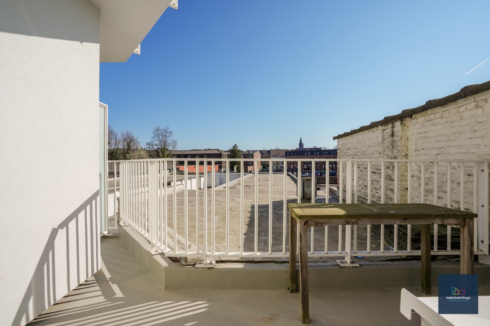 Stijlvol 1 slaapkamer appartement met 2 terrassen, kelder en garagebox 