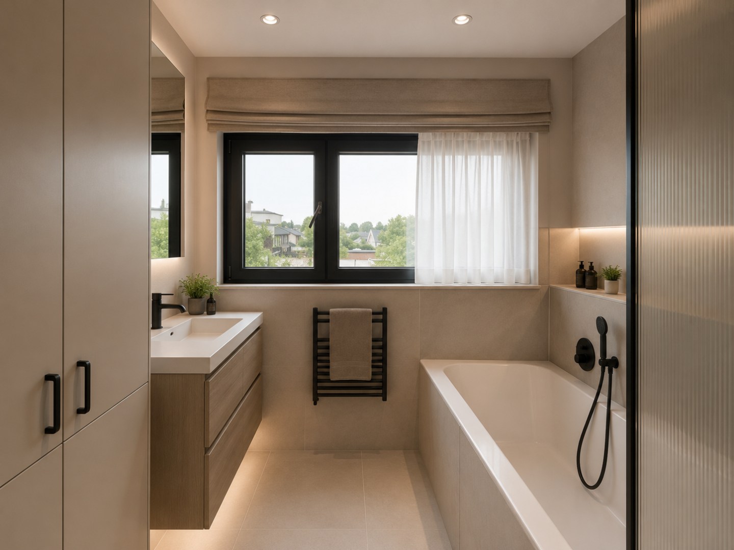 Zeer goed gelegen te renoveren gezinswoning met tuin en garage op 245 m²! 