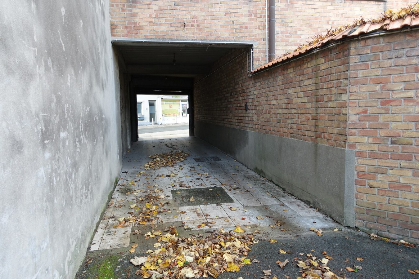 Goed gelegen garagebox te Gistel 