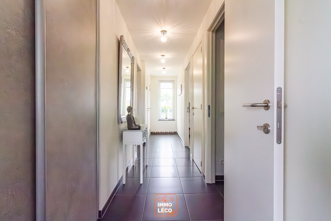 Appartement moderne avec terrasse et parking privé, en face du parc de Mouscron ! 